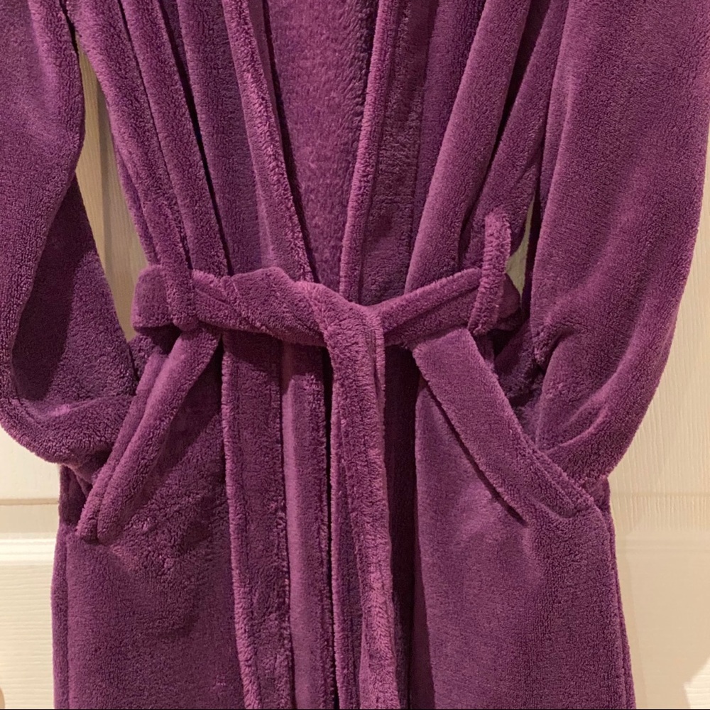 Cozy Hooded Robe - Picture 3 of 4